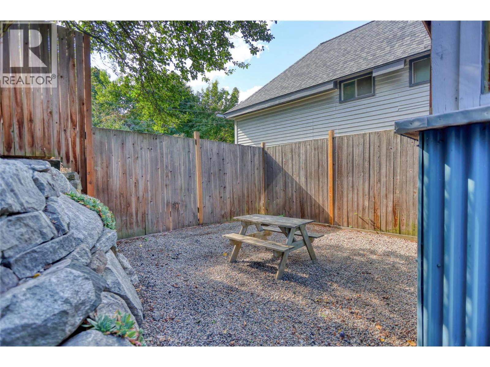 924 FRONT Street