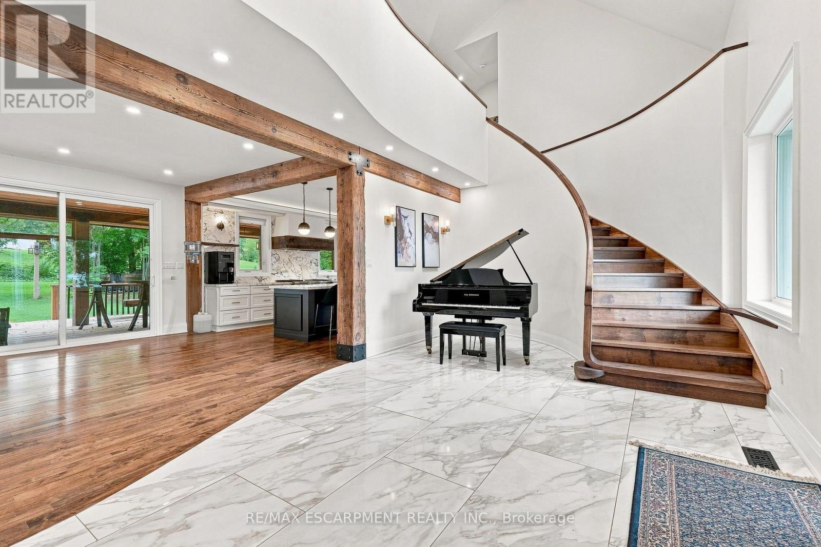 2019 DUNDAS STREET