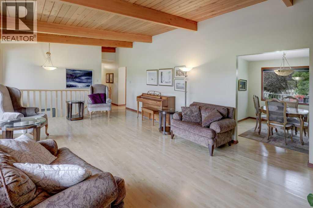 6 Vardana Place NW