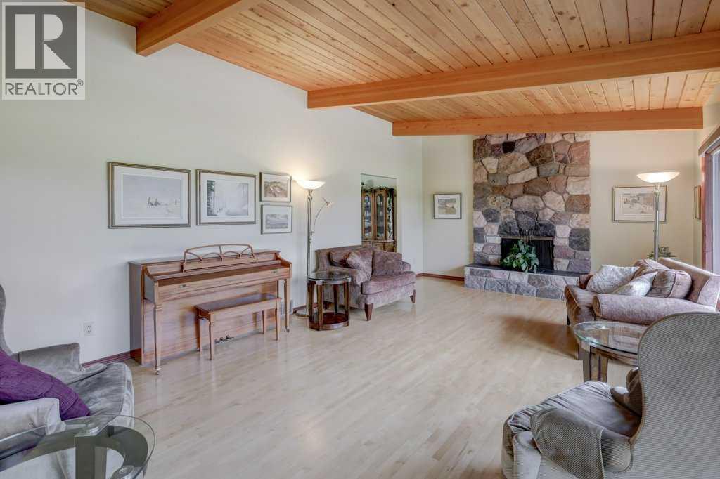 6 Vardana Place NW