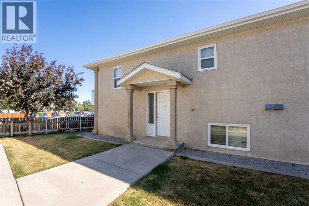 6, 5 Tartan Boulevard W