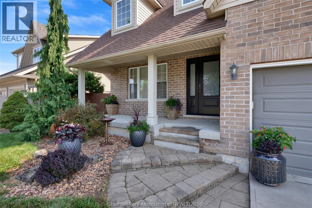 32 Sherwood COURT