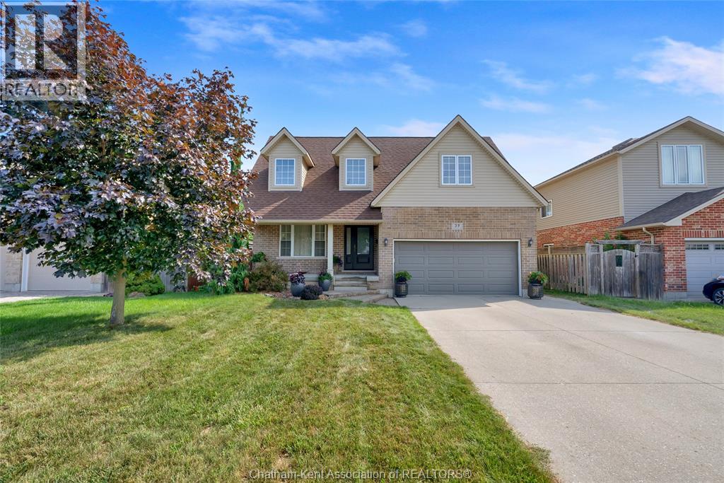 32 Sherwood COURT