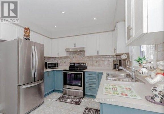 58 Summerdale Cres, Brampton (Fletcher'S Meadow), ON 4