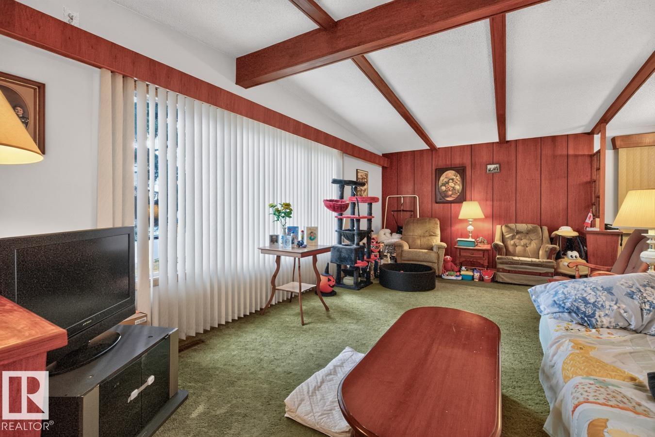 7016 86 AV NW