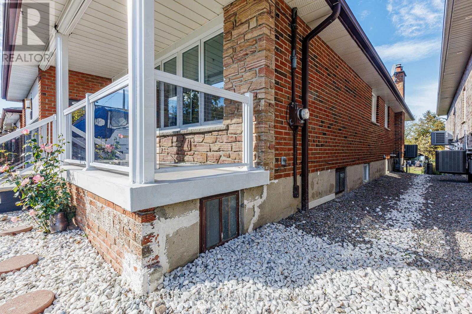 22 GATESVIEW AVENUE