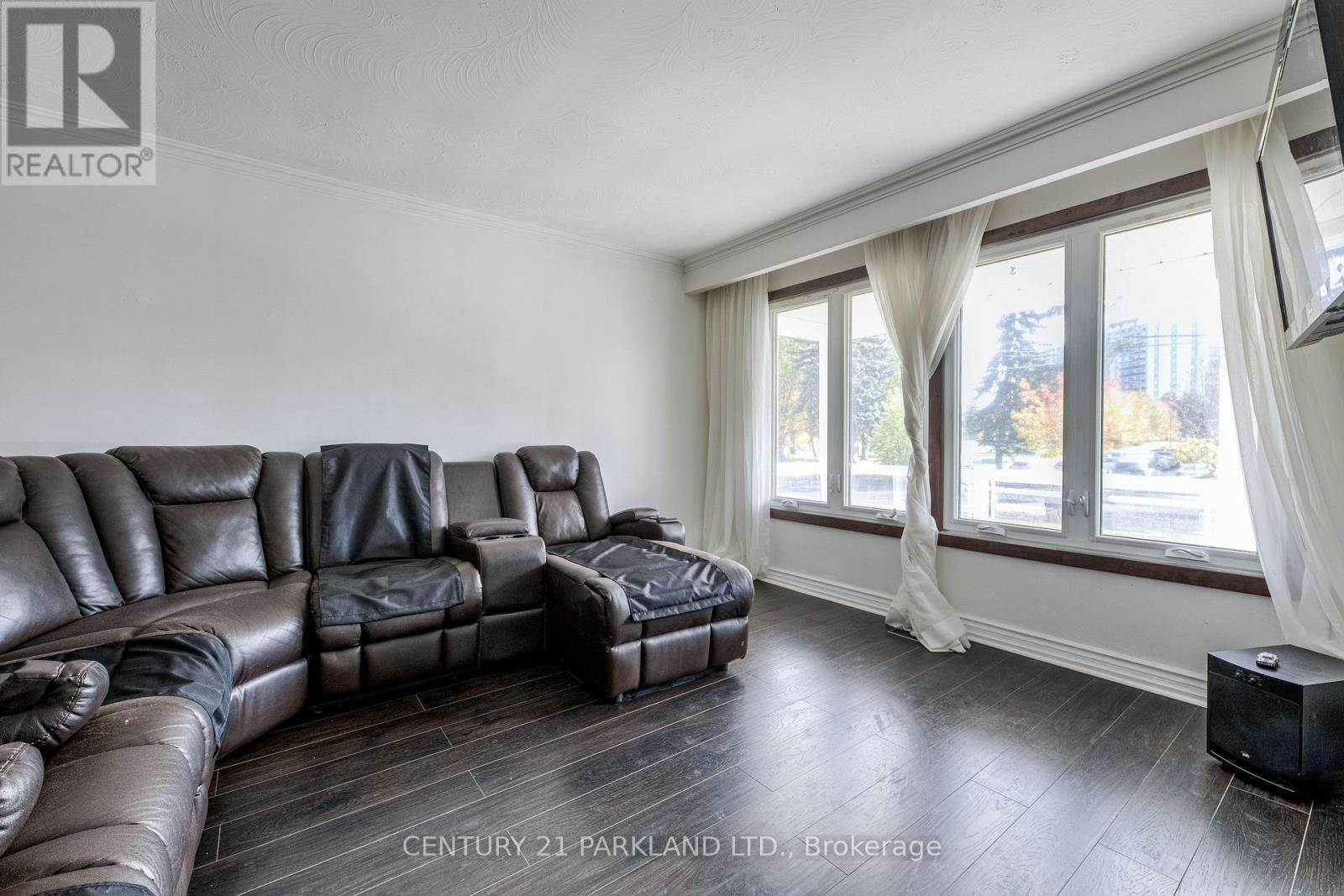 22 GATESVIEW AVENUE