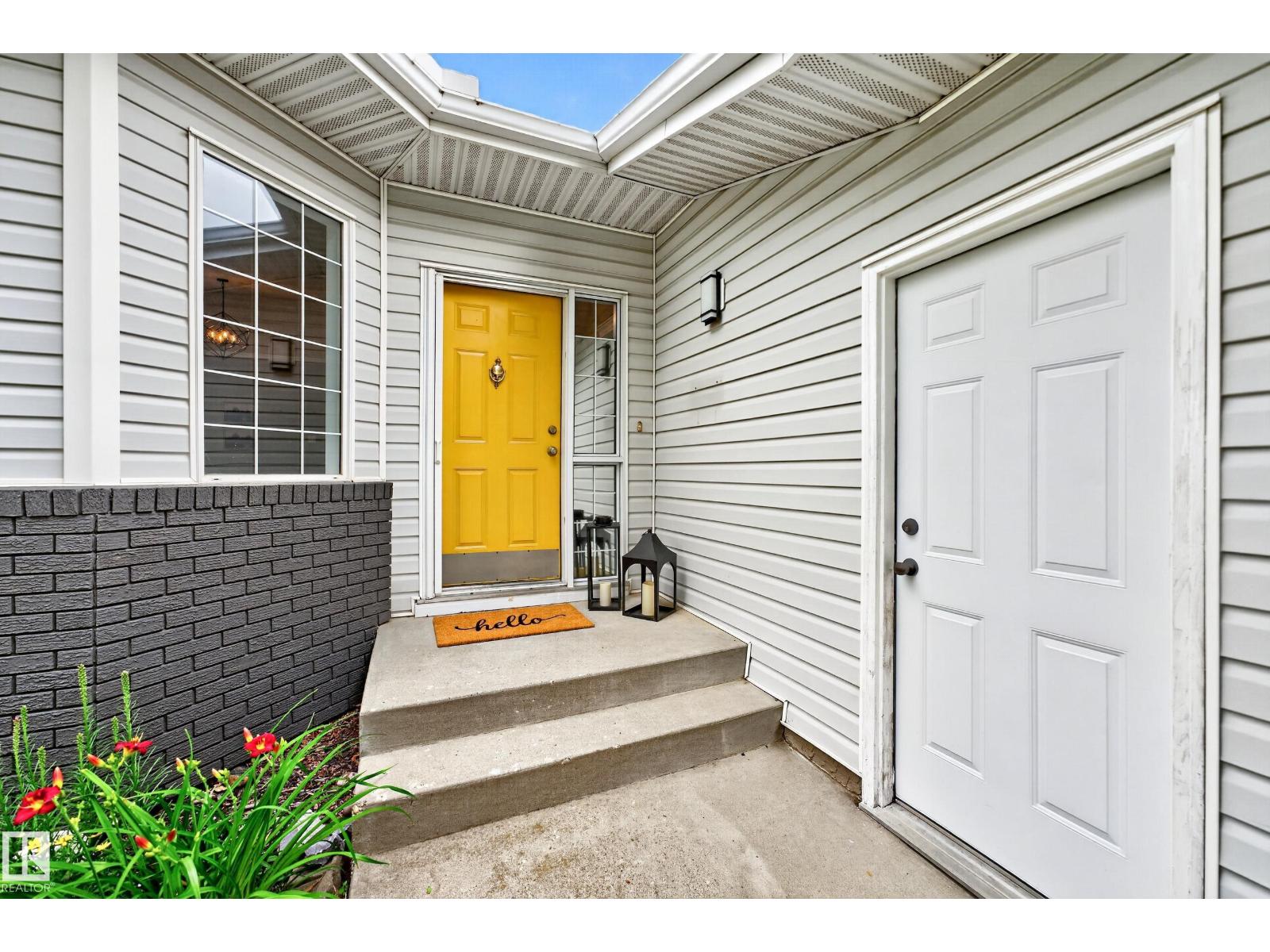 42 CHARLTON CR