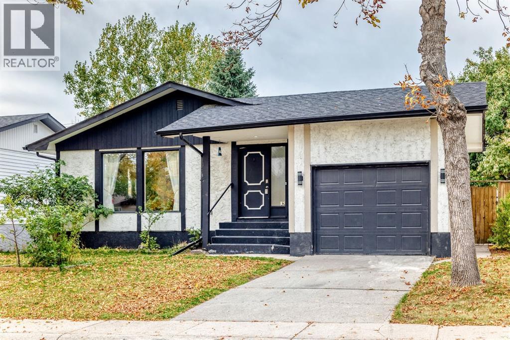 135 Whiteview Close NE