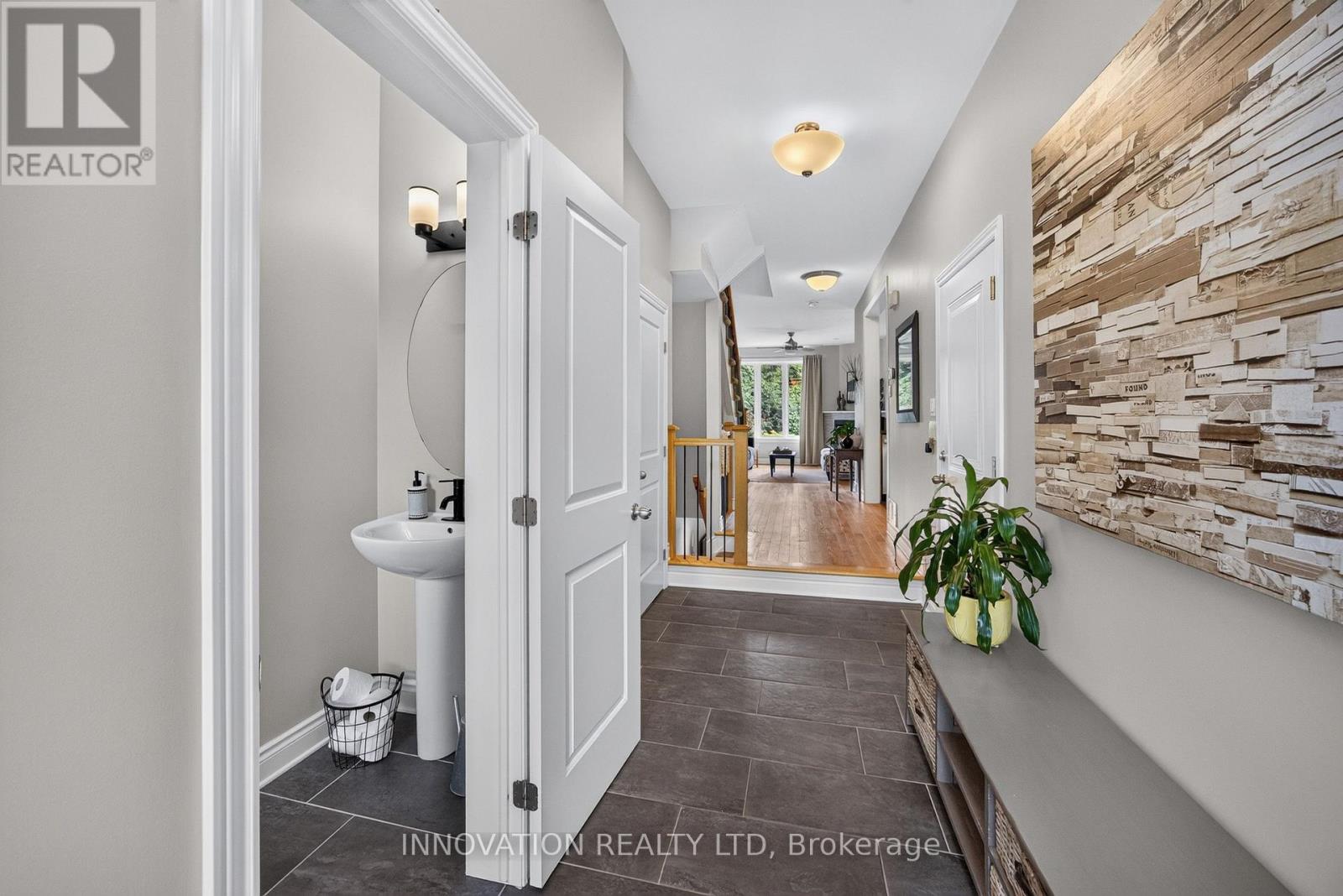 111 DULMAGE CRESCENT