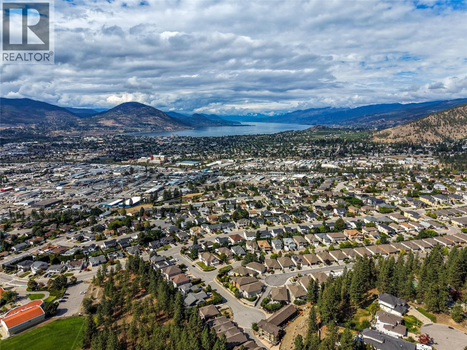 2703 HAWTHORN Drive