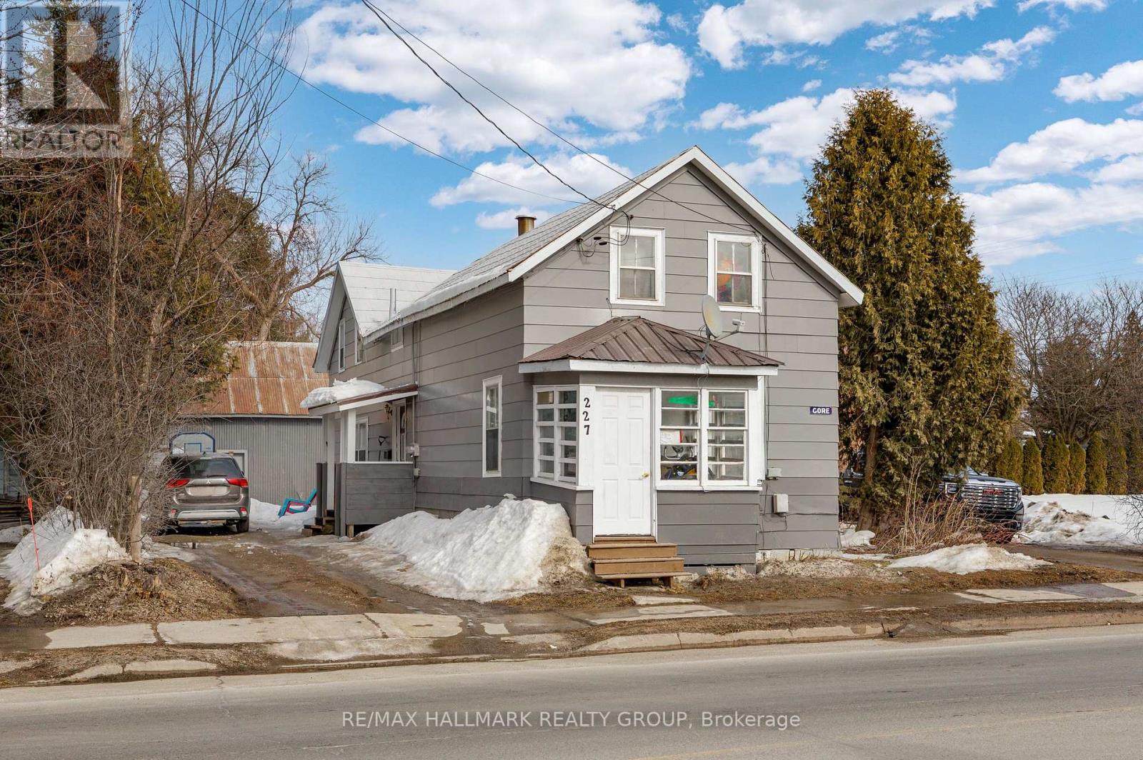 229 GORE STREET E