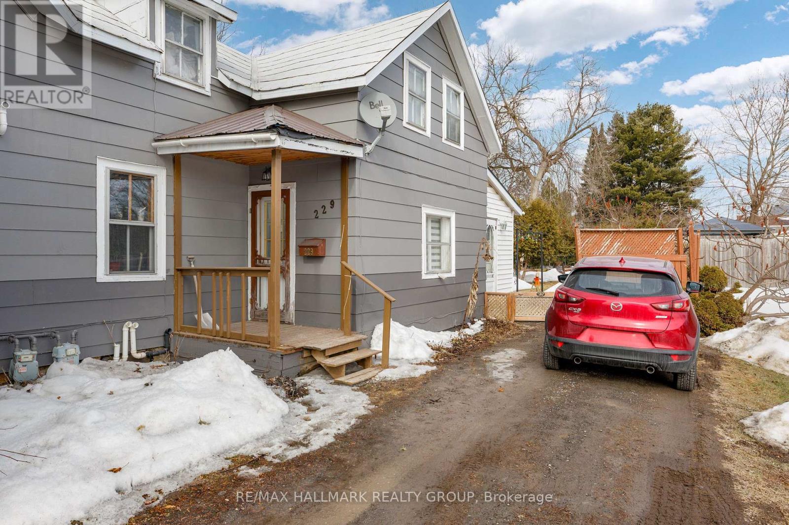 229 GORE STREET E
