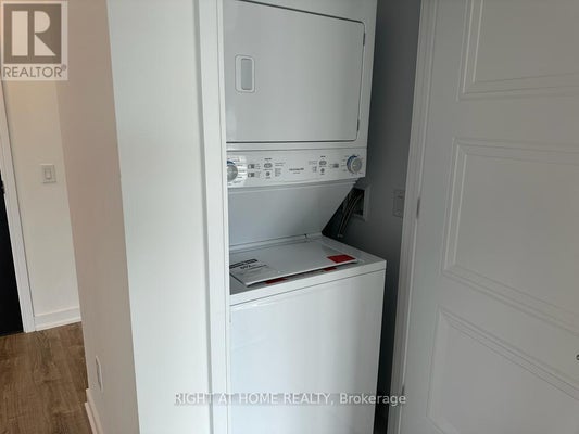 403 - 25 Neighbourhood Lane, Toronto (Stonegate-Queensway), ON 2