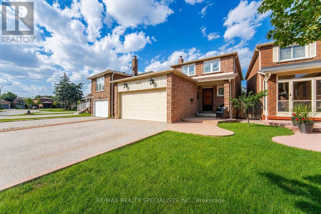 1106 HIGHGATE PLACE