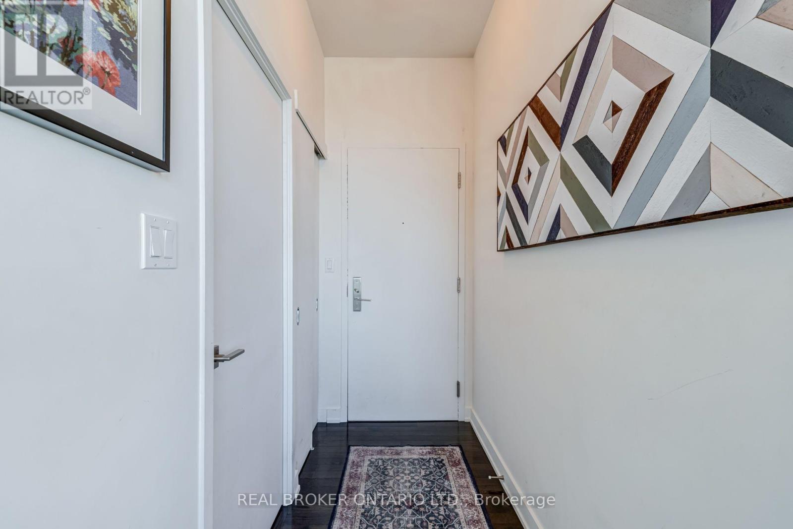 PH02 - 126 SIMCOE STREET