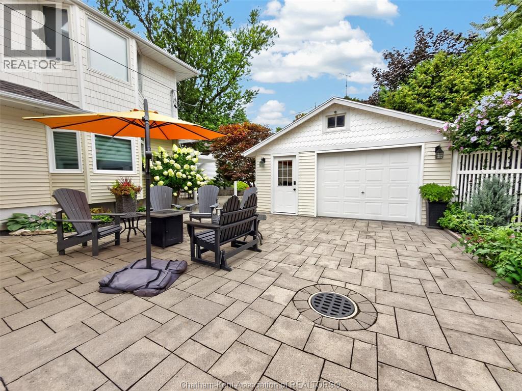 15 Ellwood AVENUE
