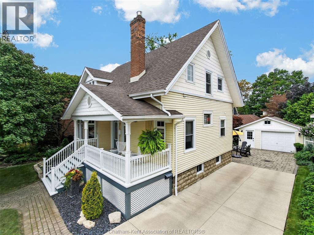 15 Ellwood AVENUE