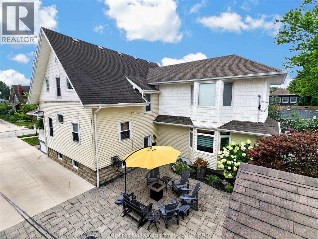 15 Ellwood AVENUE