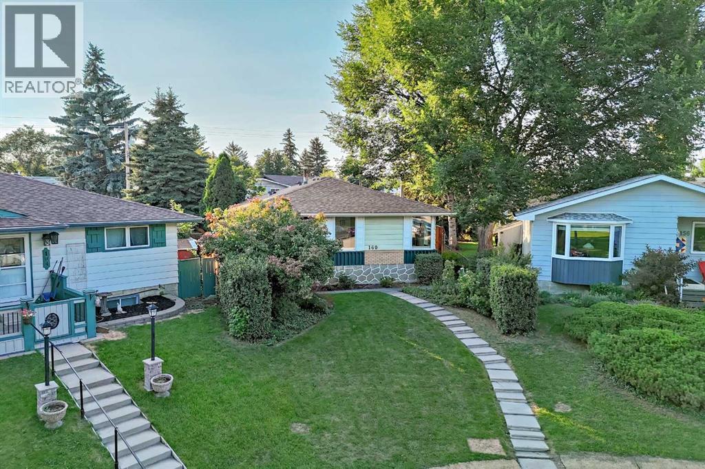 160 Dover Ridge Bay SE