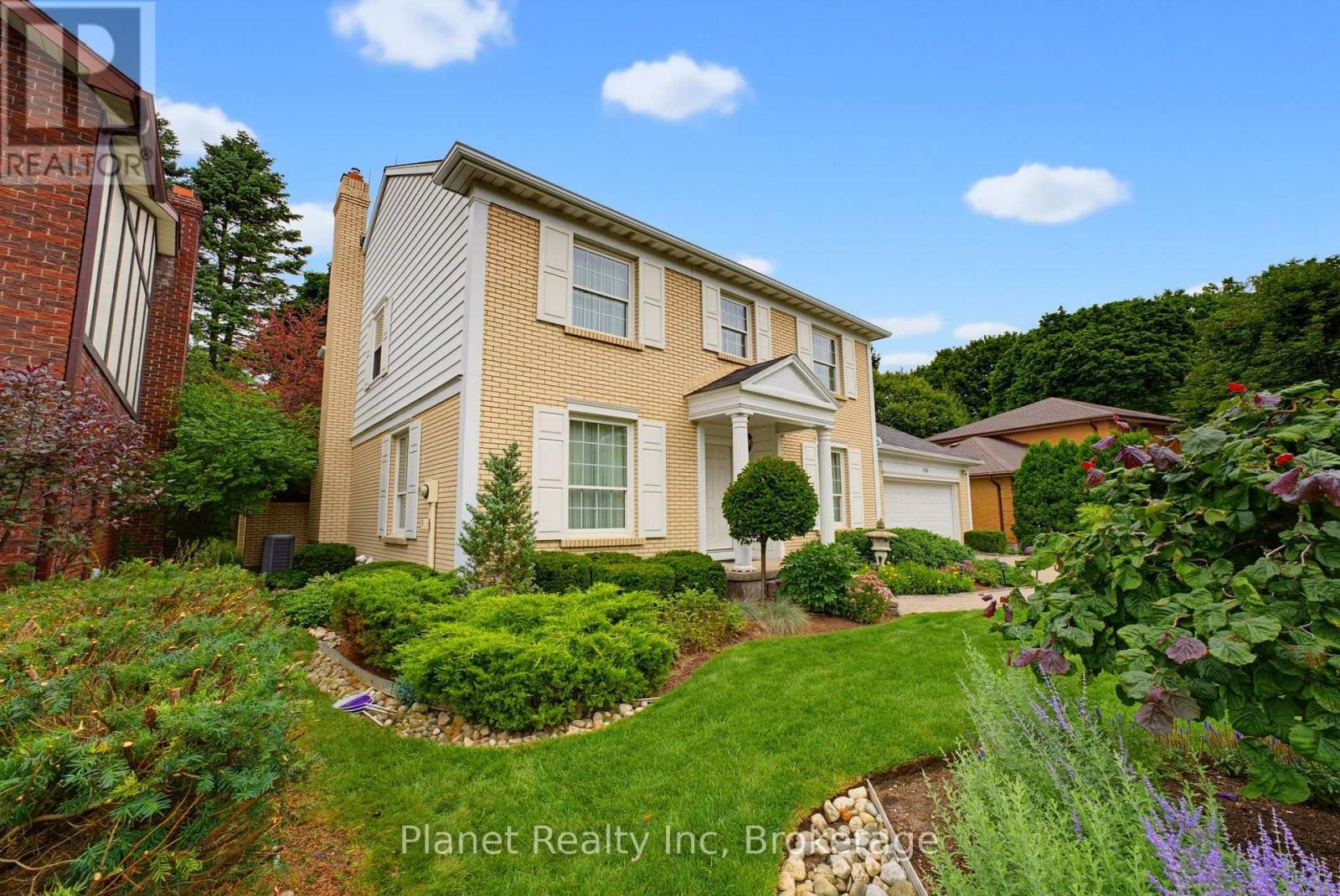106 THORNDALE PLACE