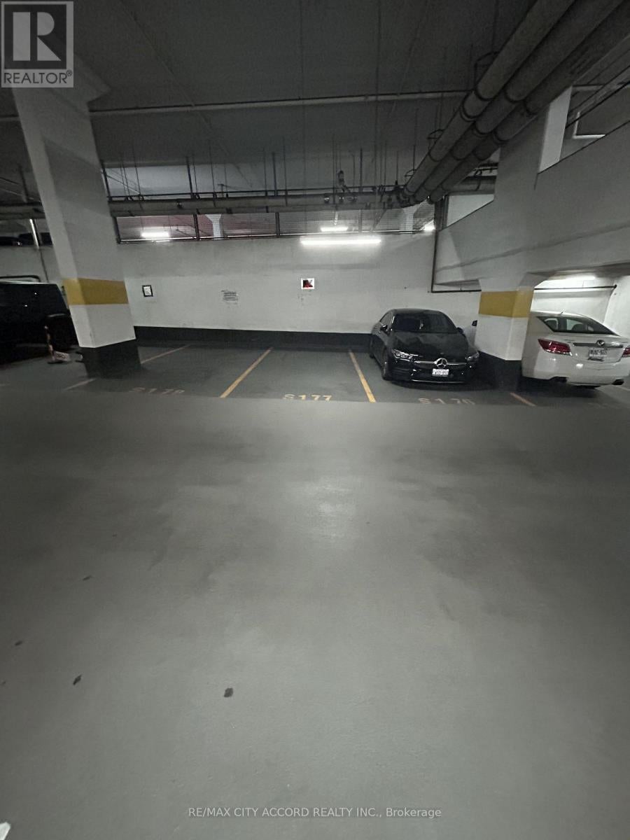 15 FORT YORK BOULEVARD