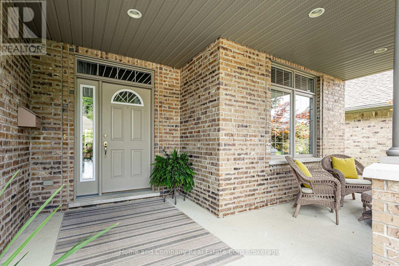 23 NORTH POINTE DRIVE