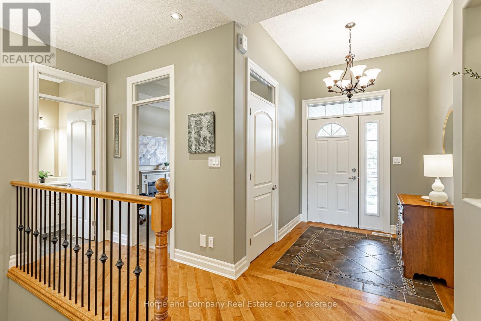 23 NORTH POINTE DRIVE