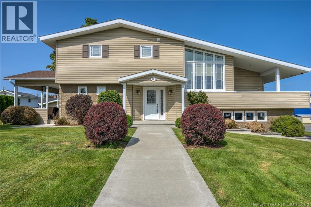 109 Bourgoin Street - Photo 2