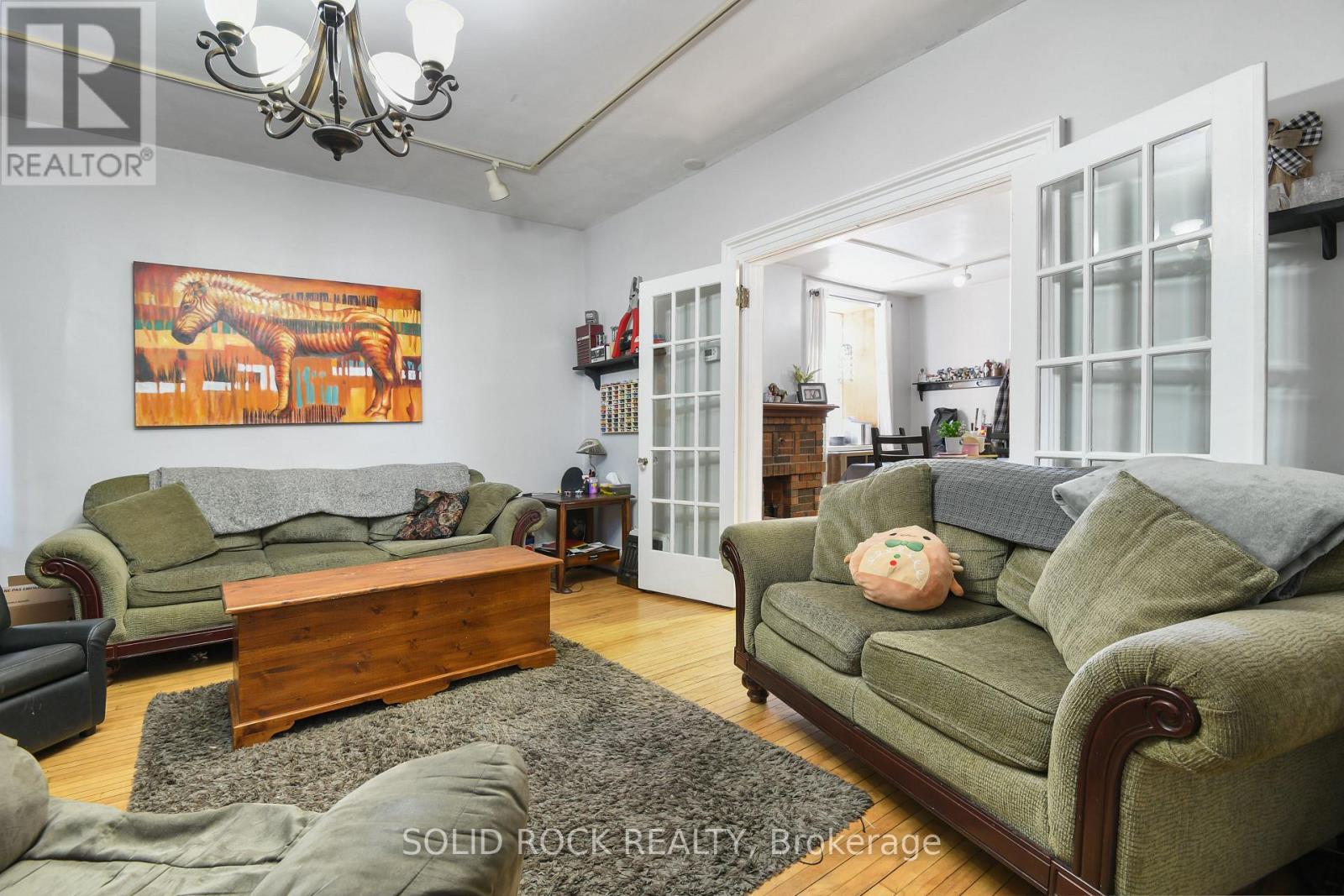 28 WILSON STREET W