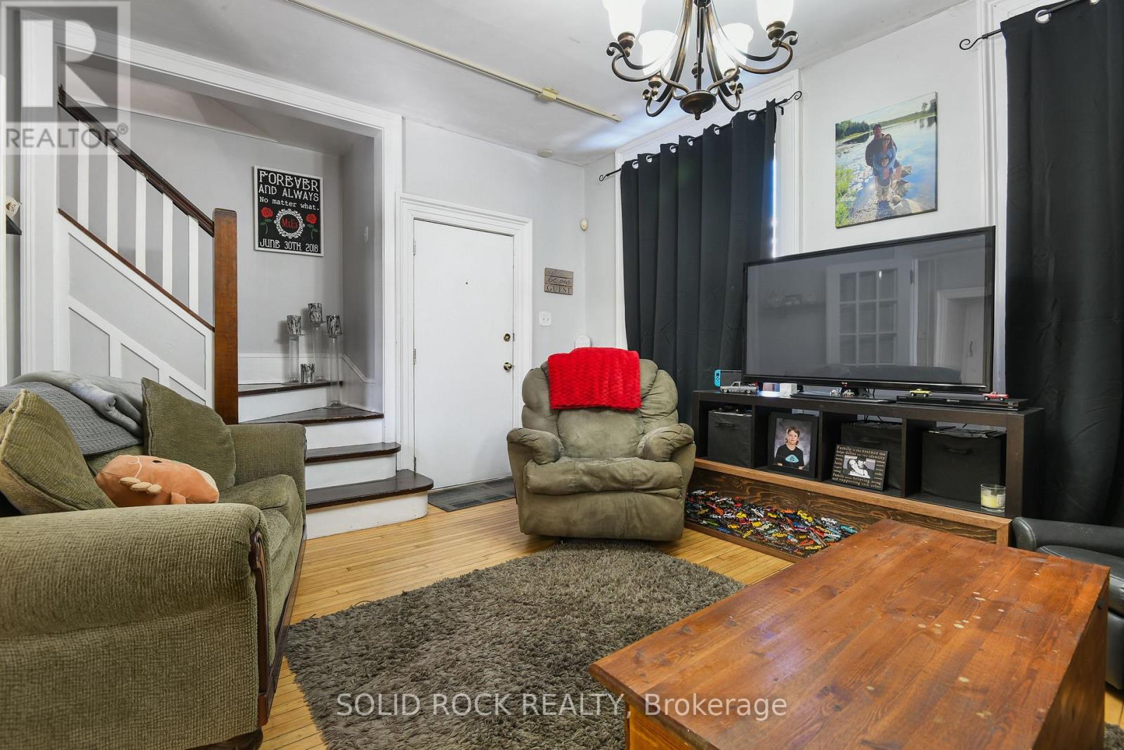 28 WILSON STREET W