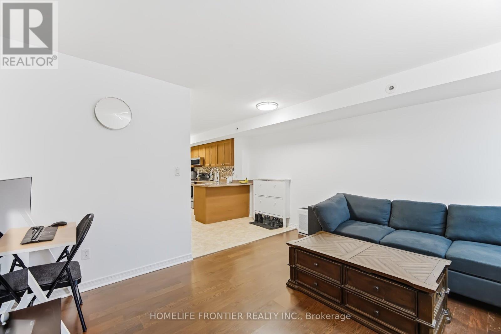 207 - 45 STRANGFORD LANE