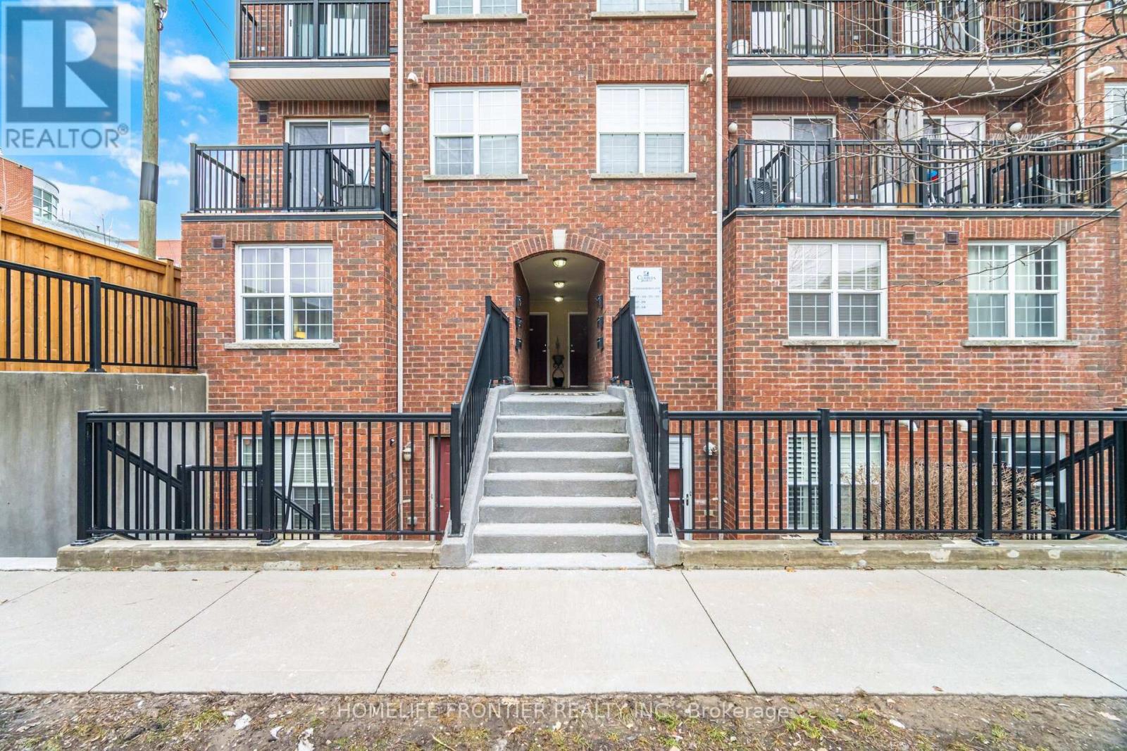 207 - 45 STRANGFORD LANE