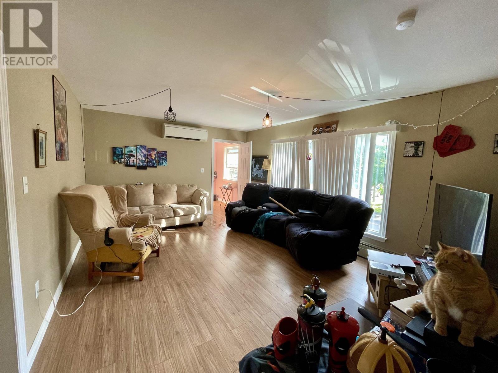 469 QUEEN Street - Photo 4