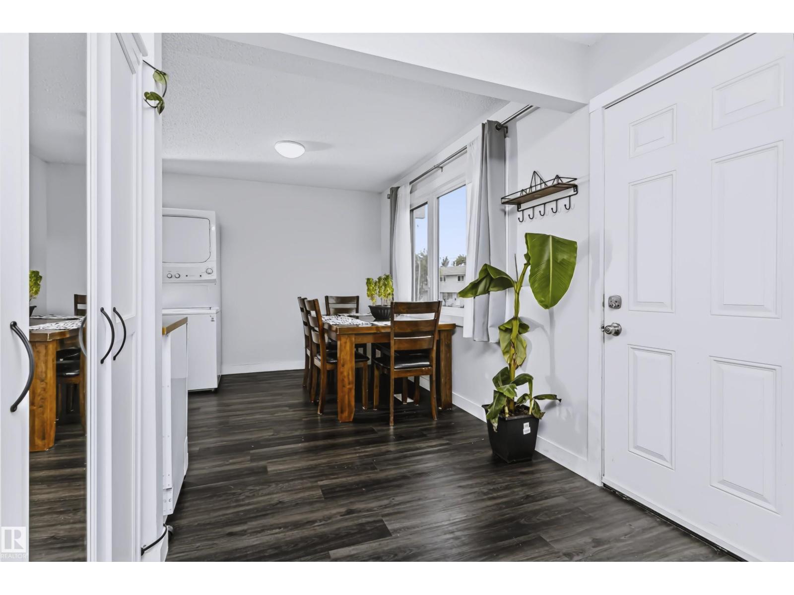 11624 152 AV NW