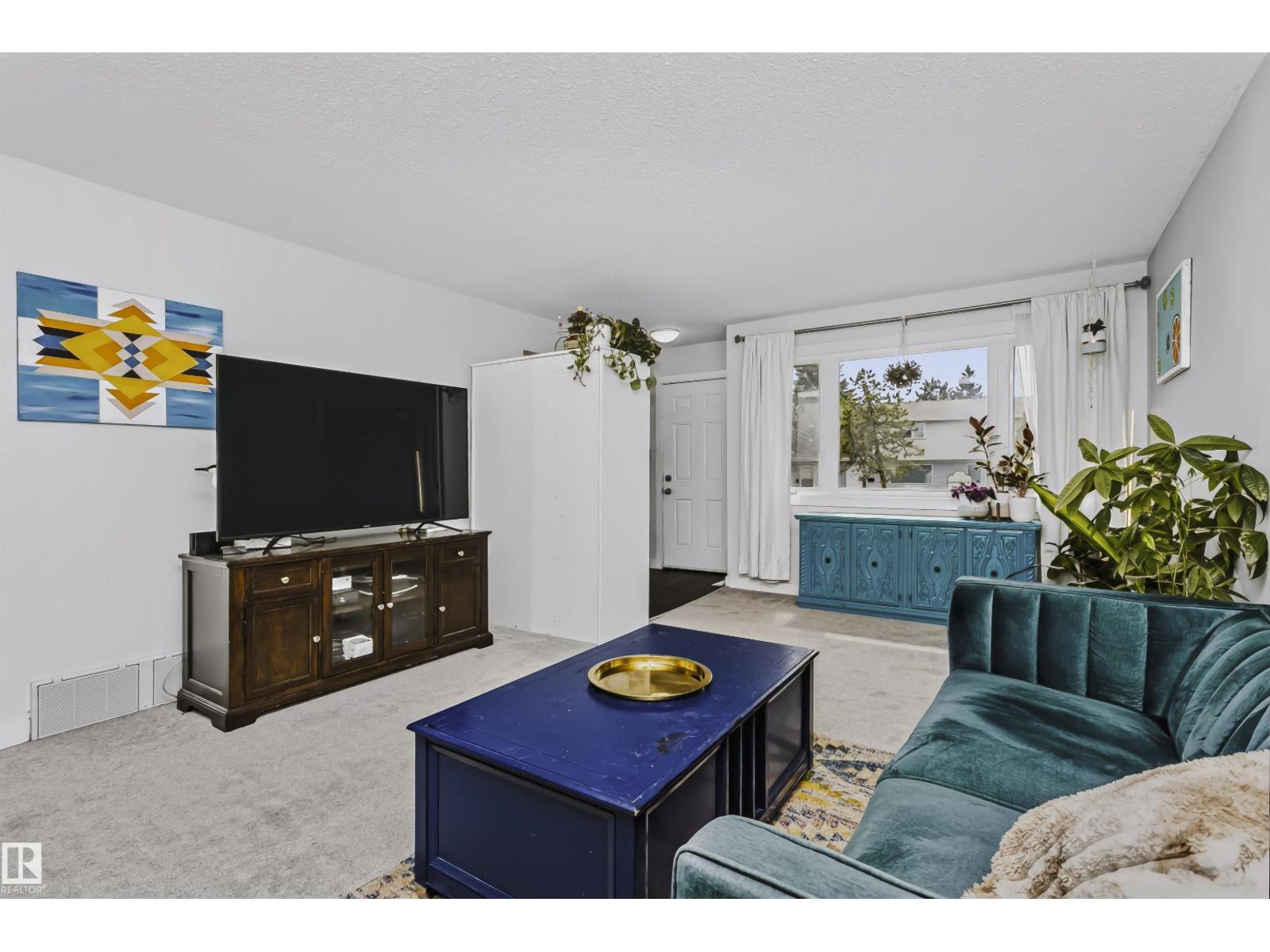11624 152 AV NW