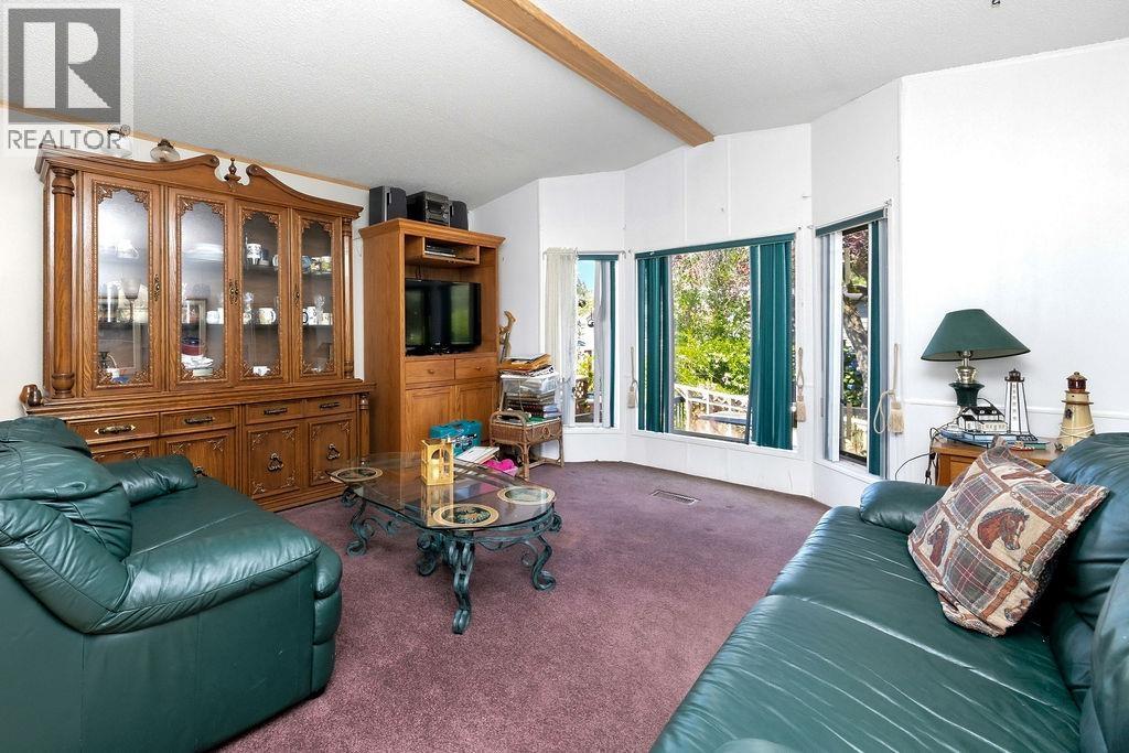 7 1413 SUNSHINE COAST HIGHWAY