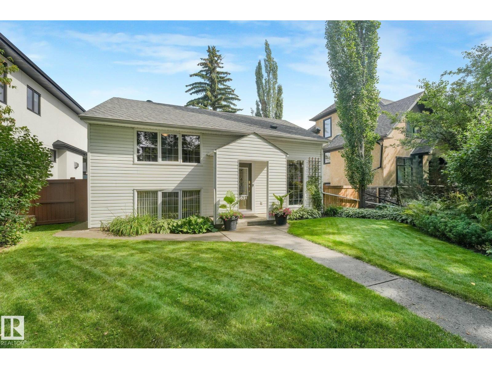 10531 137 ST NW