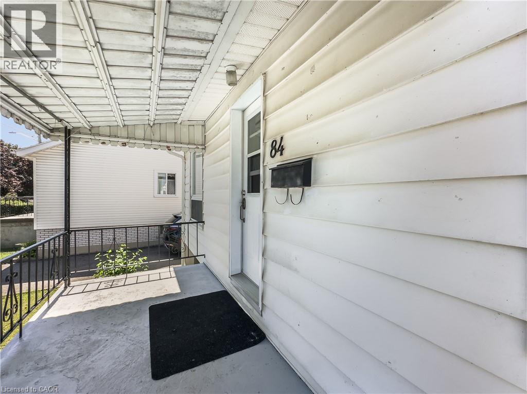 84 CARLETON Street