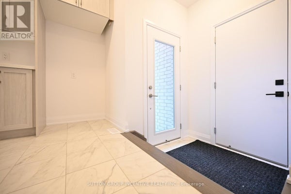 2 - 32 Winery Way, Barrie, ON 2