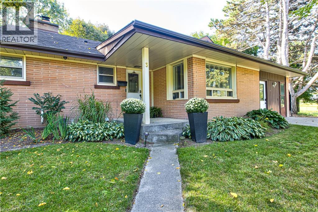 3 OAKWOOD Avenue
