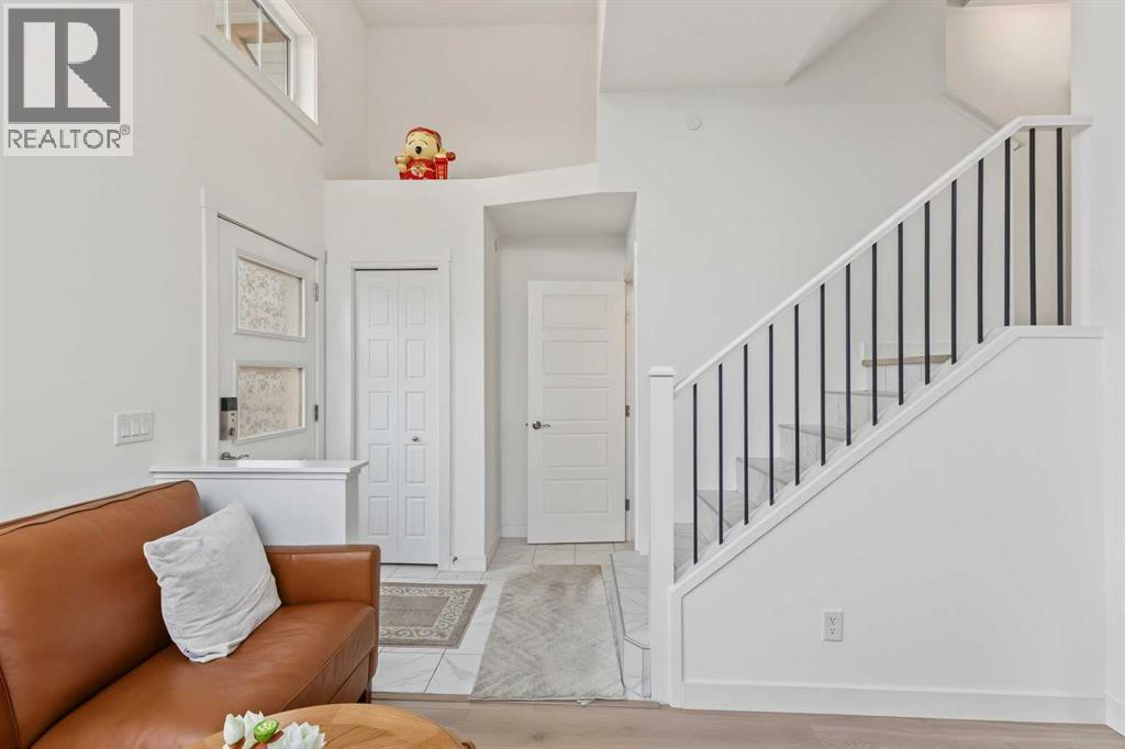 244 Livingston Common NE