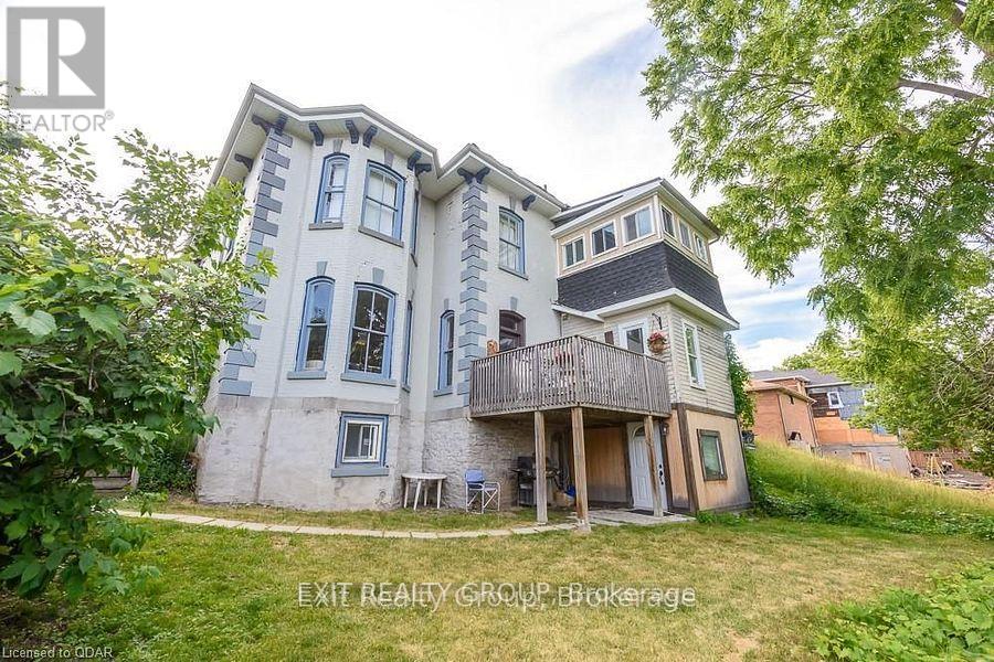 11 ISABEL STREET - Photo 2