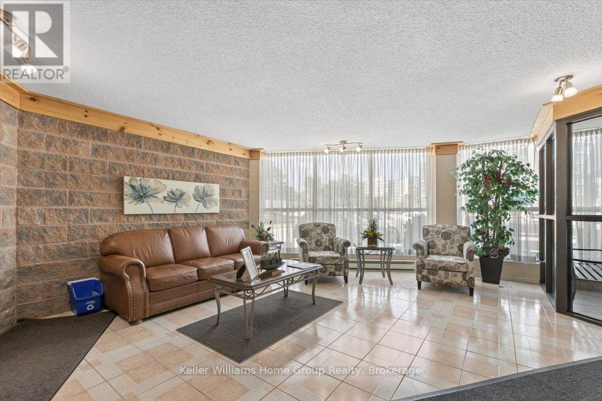 902 - 24 MARILYN DRIVE