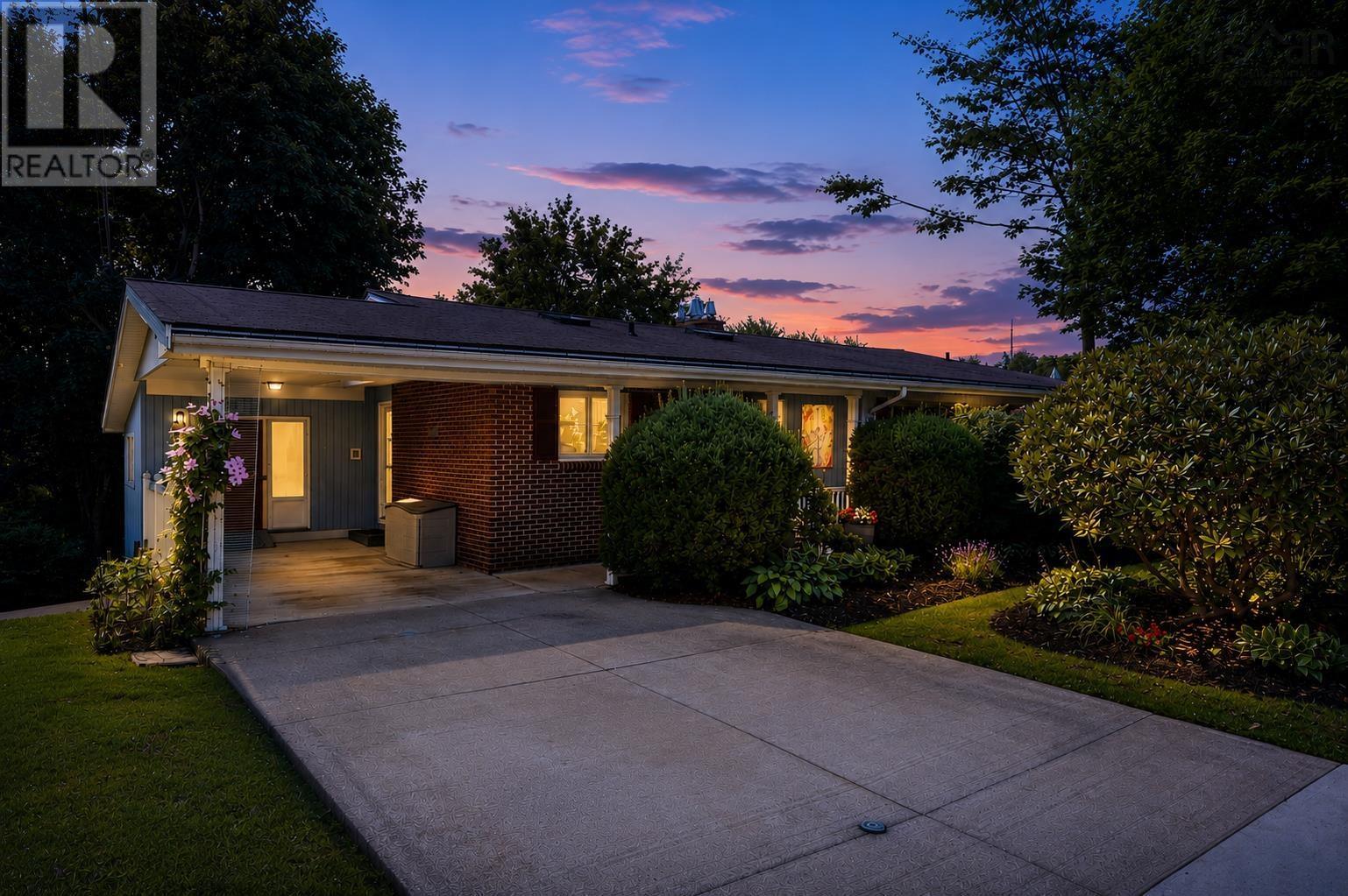 48 Briarwood Crescent - Photo 2