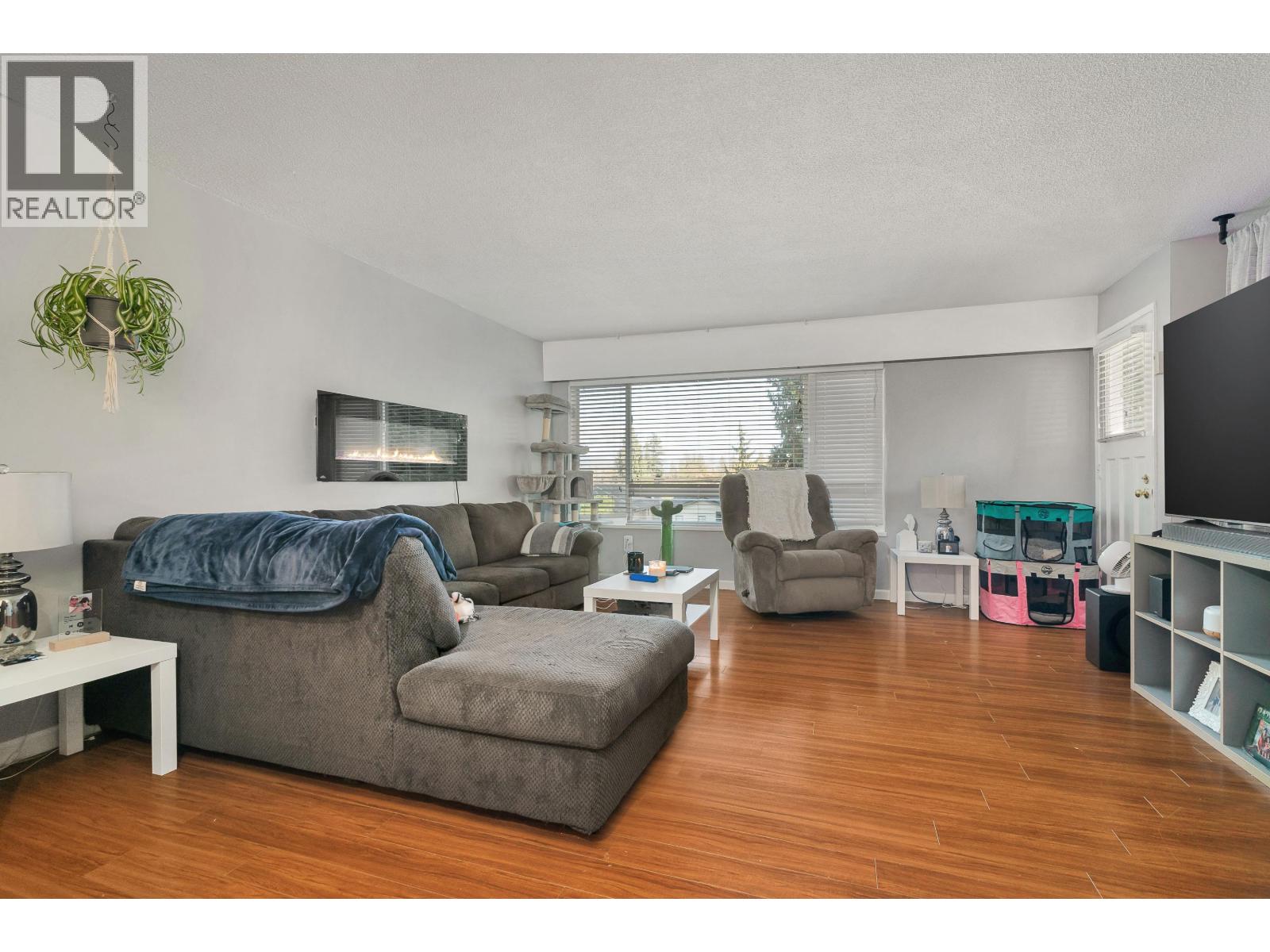 1522-1524 PITT RIVER ROAD