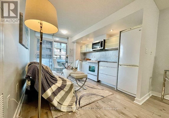4K Spadina Ave, Toronto (Waterfront Communities), ON 2