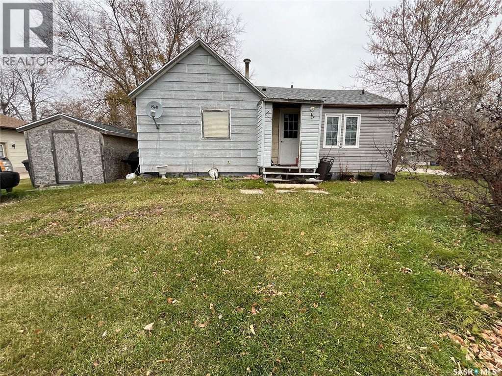 2 RAILWAY AVENUE, REDVERS, SK S0C 2H0 - Image 1116446371.jpeg?d=l
