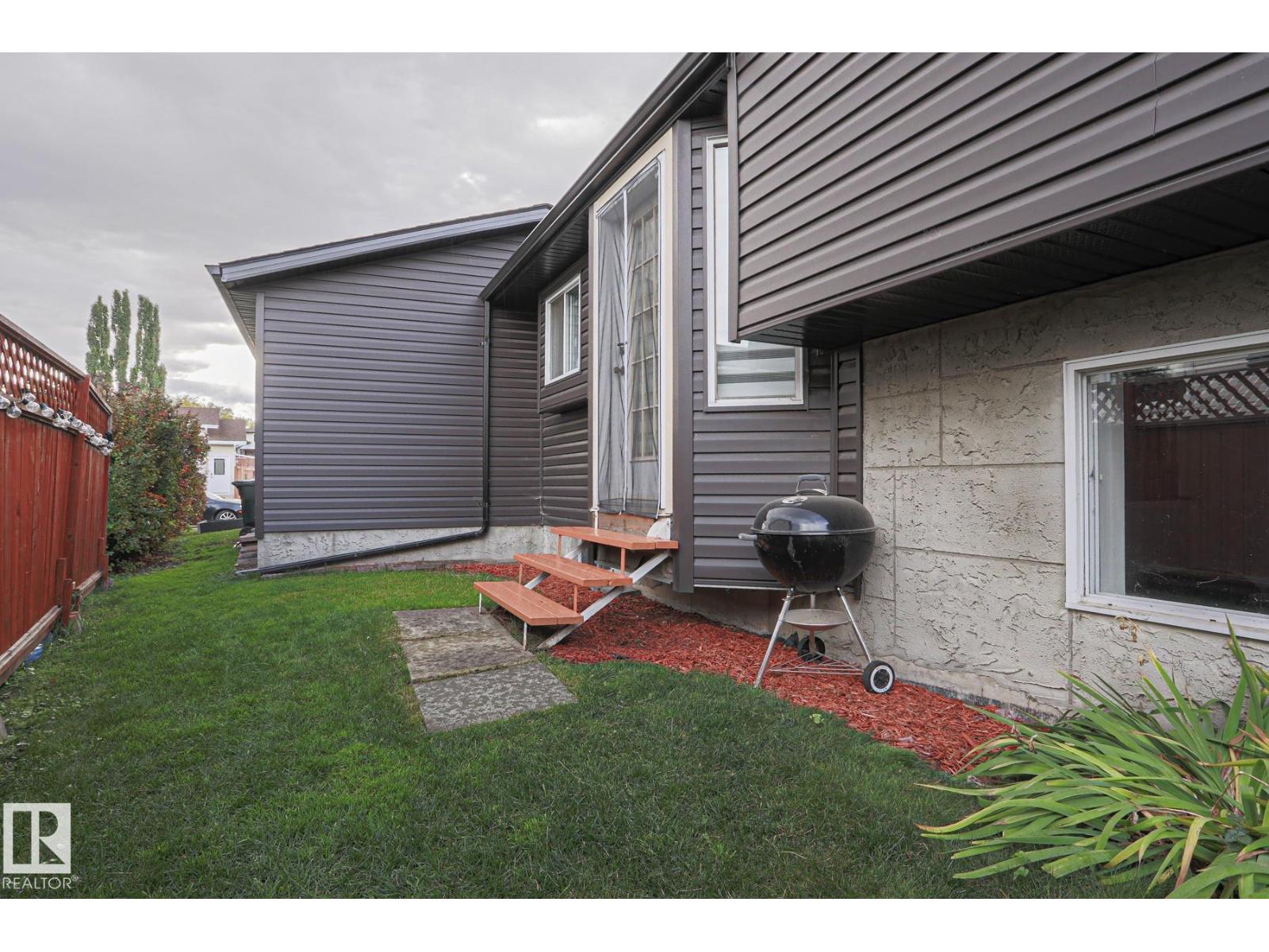 52 WESTLAKE DR