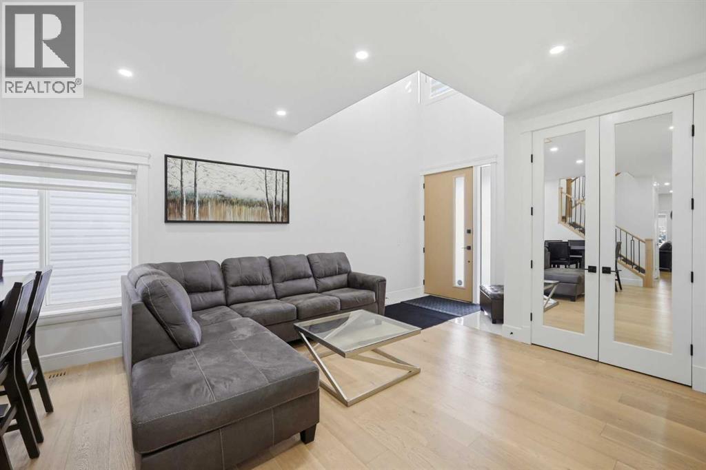 15 Saddlecrest Link NE